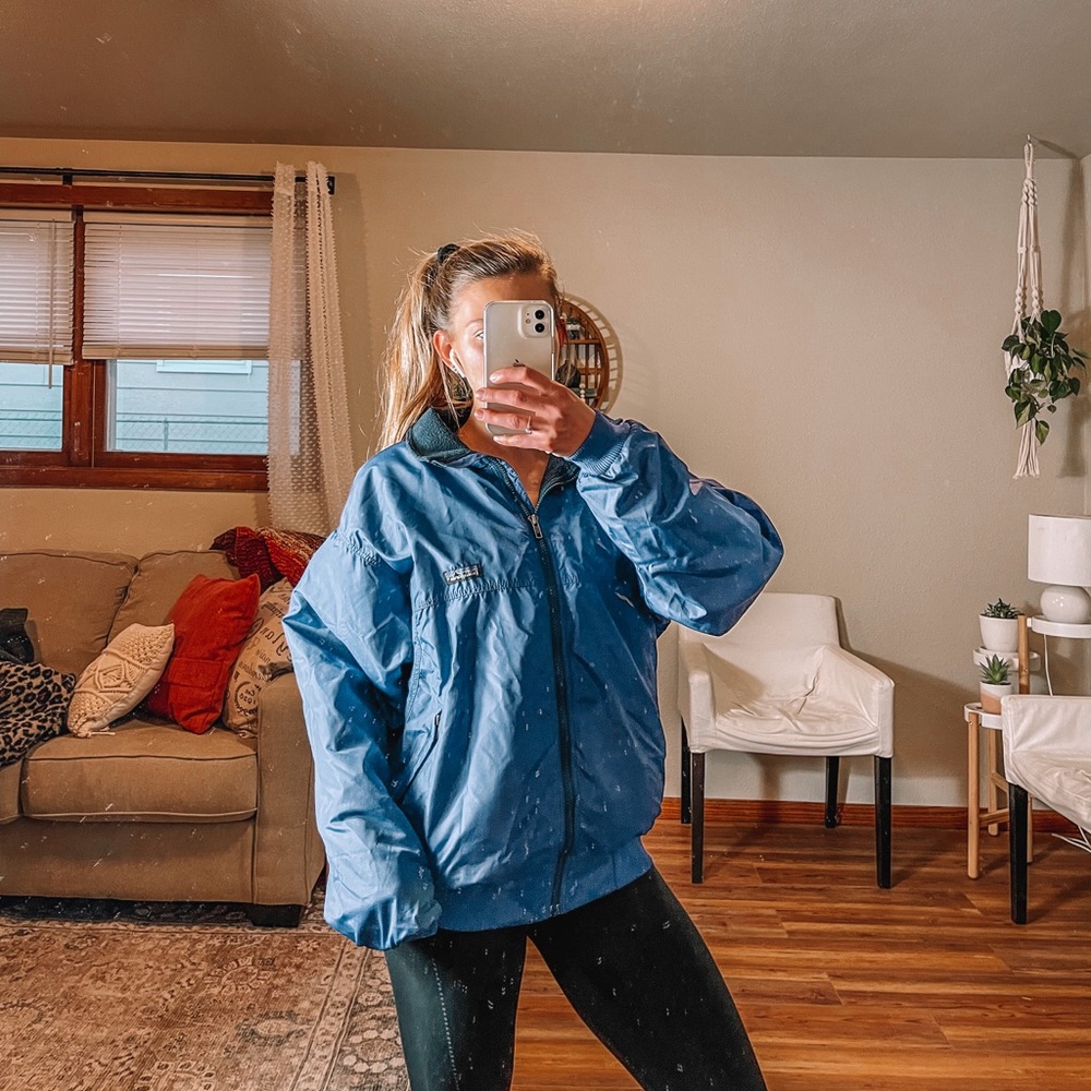 - Vintage Patagonia blue winter puffer coat